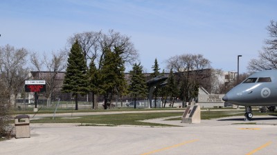 옛날 캐나다 공군기들을 볼 수 있는 『공군 유산 공원(Air Force Heritage Park)』