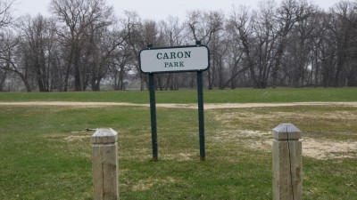 카론 공원(Caron Park)과 사우스보인(Southboine) 지역의 역사를 배우는 하이킹