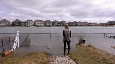 위니펙 주민들은 저류 연못 홍수로 인한 침수에 우려
