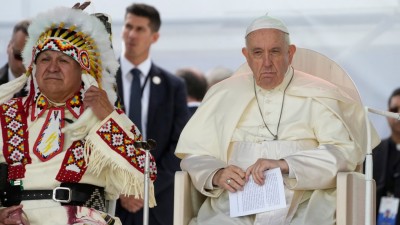 프란치스코 교황은 성지순례 도중 위니펙 등 캐나다 지역사회들을 배제한 데 대해 사과해