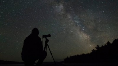 스프루스 우즈 주립 공원(Spruce Woods Provincial Park)은 현재 매니토바주의 첫 번째 어두운 하늘 보호 구역(a dark-sky preserve)으로 지정돼
