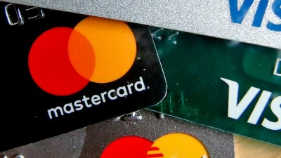 캐나다 기업들은 10월 6일부터 신용카드 수수료를 고객들에게 청구할 수 있어