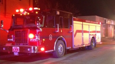 위니펙 소방관들(Winnipeg crews) 14시간 동안 5건의 화재와 싸워