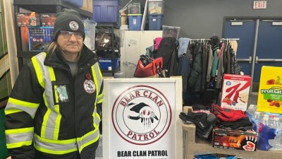 위니펙의 베어 클랜 순찰대(Bear Clan Patrol)가 노숙자들을 위한 따뜻한 의류 기부 요청해