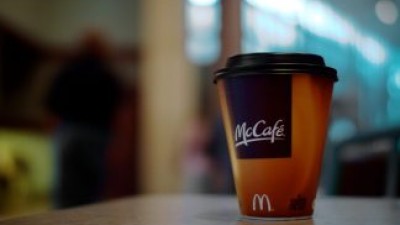 캐나다 맥도날드(McDonald’s)에서  2023년 2월 14일부터 미디엄 핫 또는 아이스 커피를 $1에 판매해