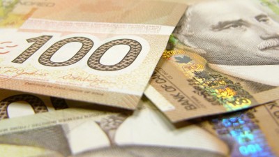 매니토바 주정부는 2023년에 최저임금을 두 번 인상하겠다고 발표