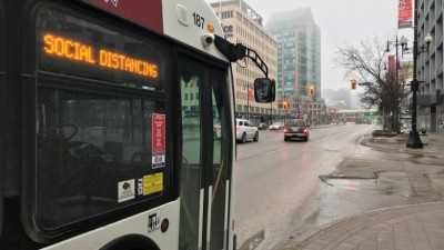 운전기사 채용 문제가 위니펙 교통 공사(Winnipeg Transit) 서비스 목표를 방해할 수 있어: 운전 기사 50여명 부족