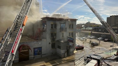 위니펙 시내의 비어있는 윈저 호텔에서 화재 발생, 소방서는 철거 예정이라고 발표
