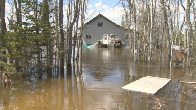 캐나다 환경청은 매니토바주 남동부 지역에서 천둥번개, 홍수 가능성을 경고해