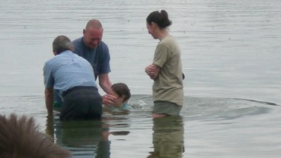 세례 받는모습 (캐나다인)