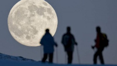 오늘밤 개기월식(皆旣月蝕) 있어 - 화요일 이른 새벽에 달을 관찰하세요.