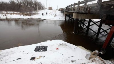 눈폭풍으로 위험한 고속도로 상태 - 5명 사망 4명 중상