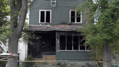 위니펙 하우스 3곳에서 화재 발생 - 4명 사망, 2명 중상