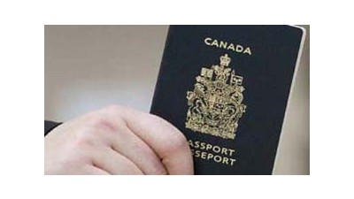 미국 국경 통과중 다른 사람의 여권과 바뀌어