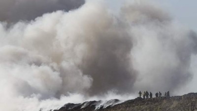 셀커크 지역에 초원화재 발생 - 물폭격기 출동
