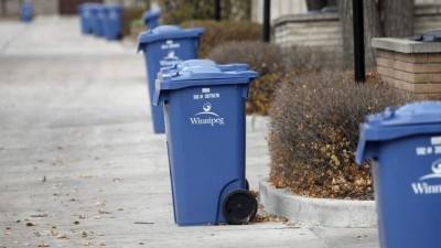 위니펙시 쓰레기 수거 지연, 청소업체에 과징금 부과 고려, 추가 직원 고용 검토