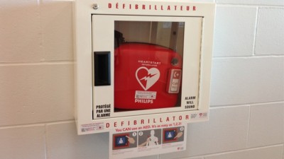 매니토바주 공공장소에 세동제거기(defibrillators) 설치 의무화